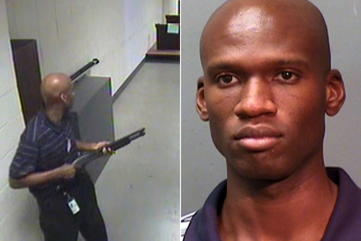 Aaron Alexis with gun / Aaron Alexis